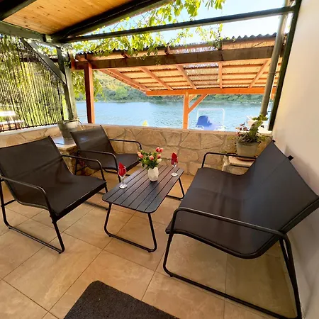Holiday home Robinson Stone House Kraj (Zadar)