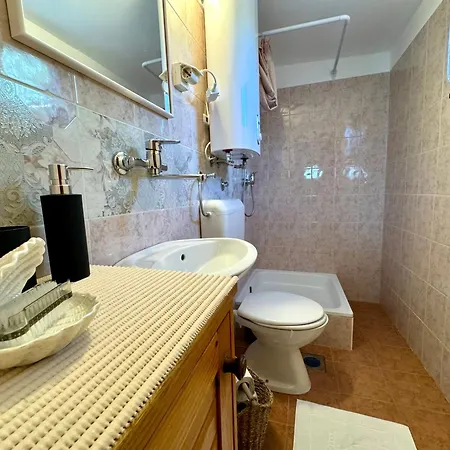 Holiday home Robinson Stone House Kraj (Zadar)